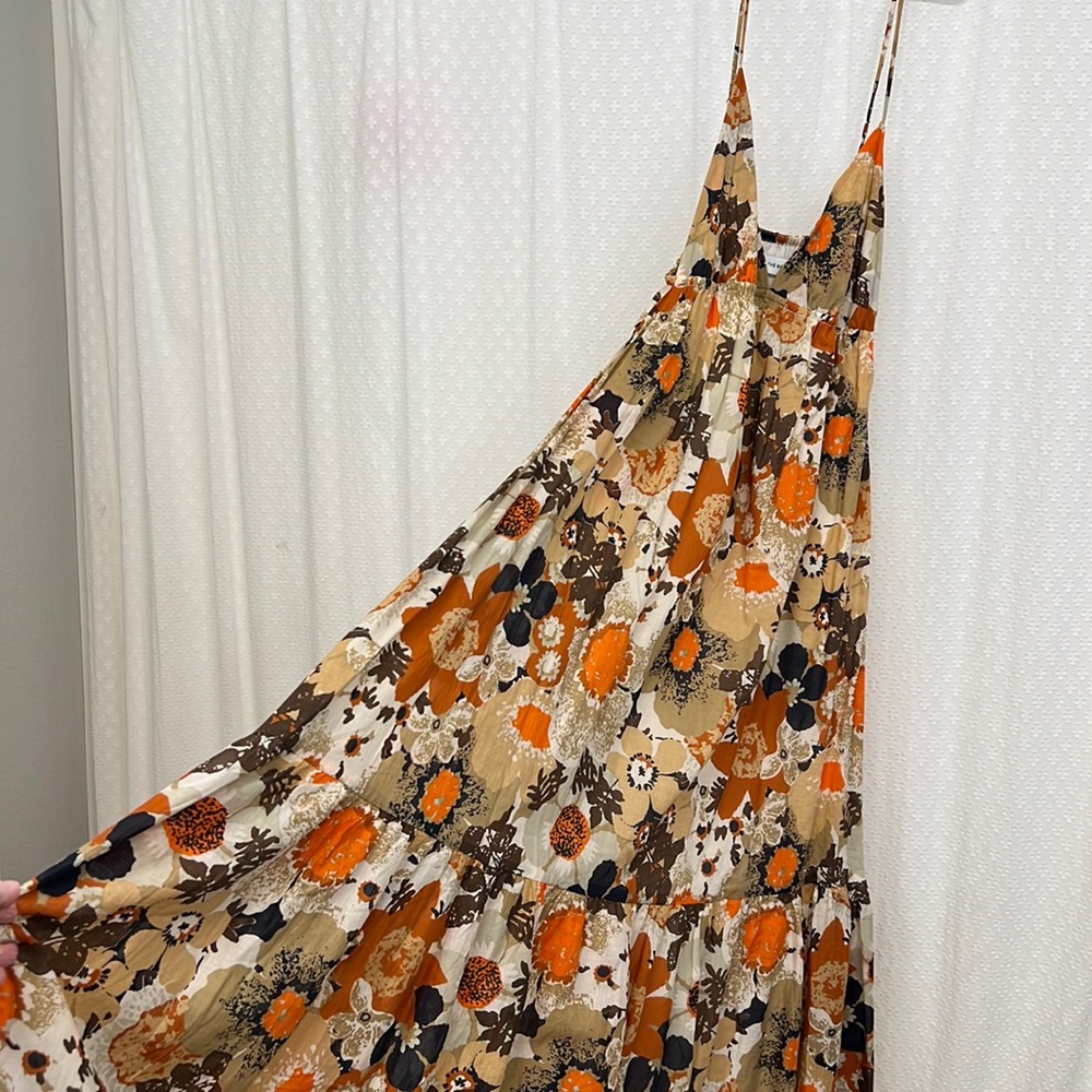 Faithful the Brand floral print.  Low cut maxi.  Perfect for spring/summer.